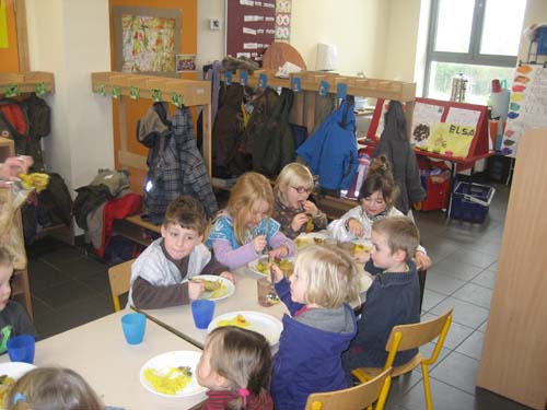 Repas typique d'Afrique du Nord classe de Mme Sabrina -Caro 071